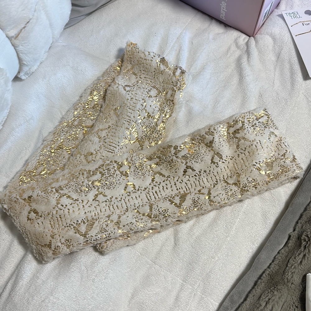 Single loop scarf